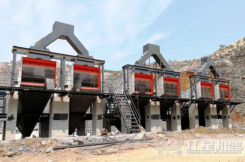 大型石料生產(chǎn)線配備多臺(tái)篩分機(jī)，提高成品質(zhì)量