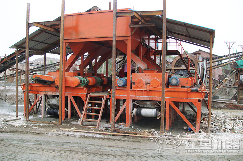 山東小型對(duì)輥制砂機(jī)現(xiàn)場(chǎng)圖片