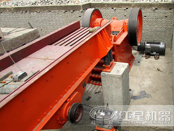 振動(dòng)給料機(jī)現(xiàn)場(chǎng)圖