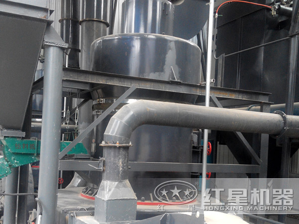 氟石磨粉機現(xiàn)場圖