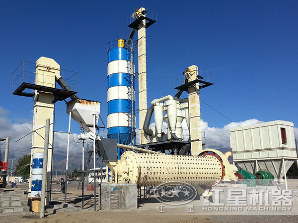 鉛鋅礦球磨機現(xiàn)場圖