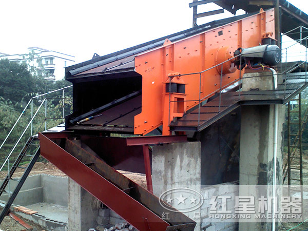 振動(dòng)篩現(xiàn)場(chǎng)圖