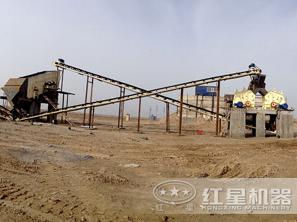 473式礦石破碎機(jī)現(xiàn)場圖