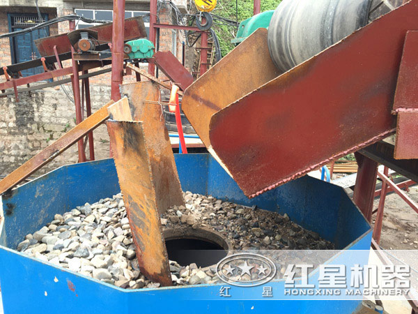 河卵石制砂生產(chǎn)現(xiàn)場圖